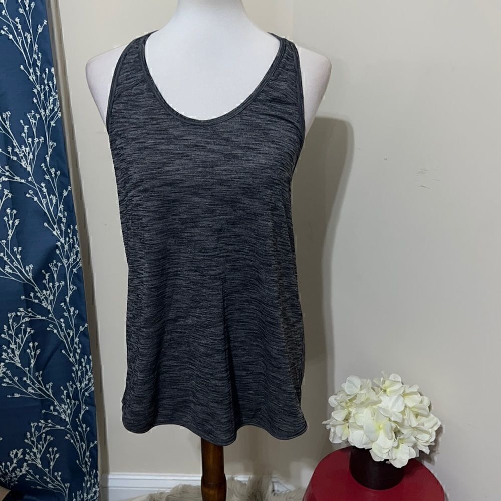 Lululemon Essential Tank Top Heathered Black Gray Athletic Athleisure Yoga sz 4